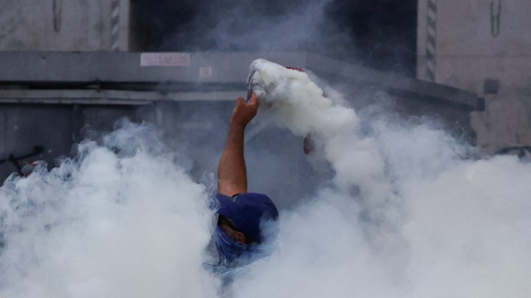 « L&rsquo;esclavage » est de retour : révolte du peuple argentin : obligation de travailler 12 heures