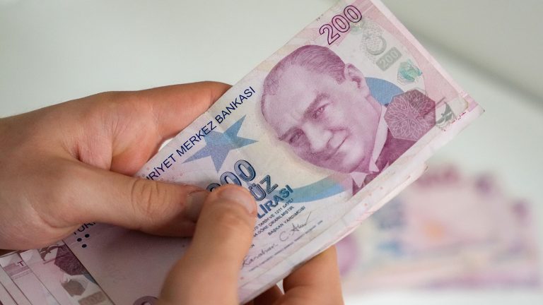 Un grand confort pour les agriculteurs et les commerçants ! Réduction de 100 pour cent des taux d&rsquo;intérêt sur les prêts: Erdoğan a signé