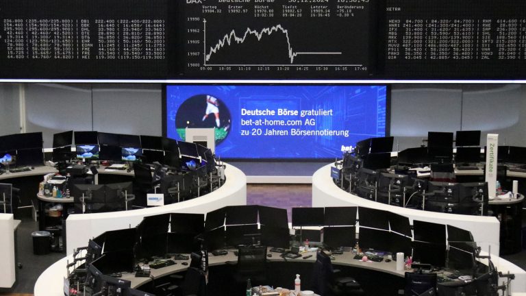 Les bourses européennes restent positives