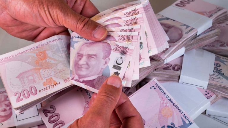 Attention à ceux qui travaillent pendant les vacances ! Ne manquez pas ce détail sur le salaire des heures supplémentaires