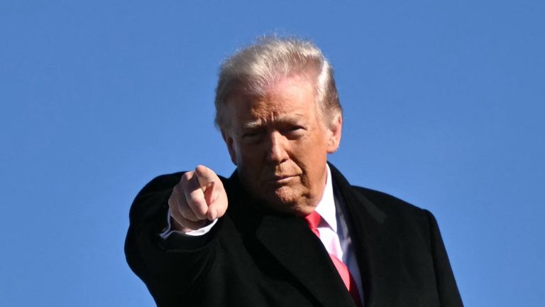 Il est sur le point de devenir plus facile pour Trump de licencier des employés fédéraux