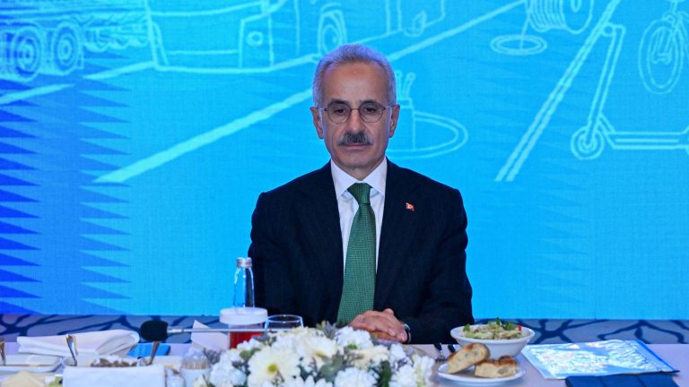 Un navire turc a traversé le détroit d&rsquo;Ormuz