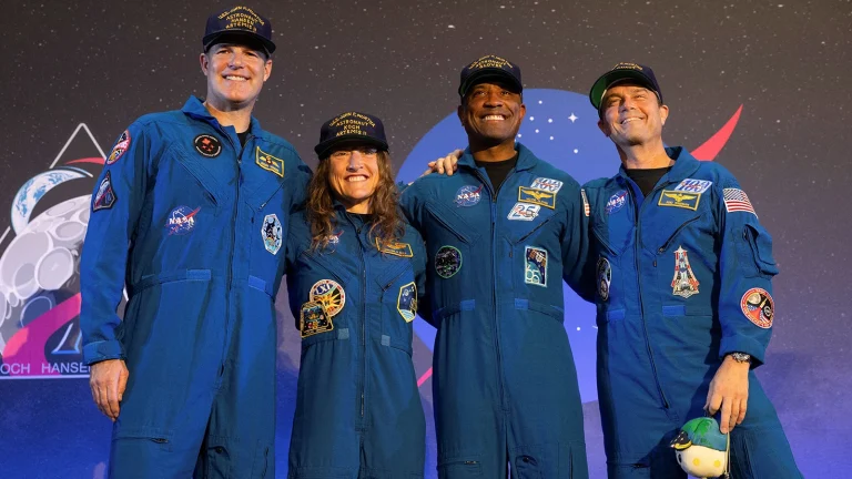 L’équipage d’Artemis II rentre chez lui : accueil émotionnel à Houston