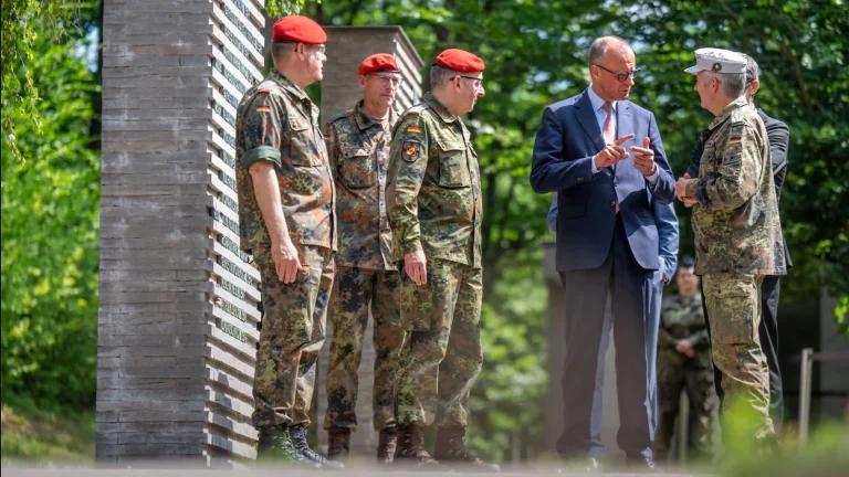 Troïka nucléaire sans partenariat USA-Allemagne-Angleterre-France