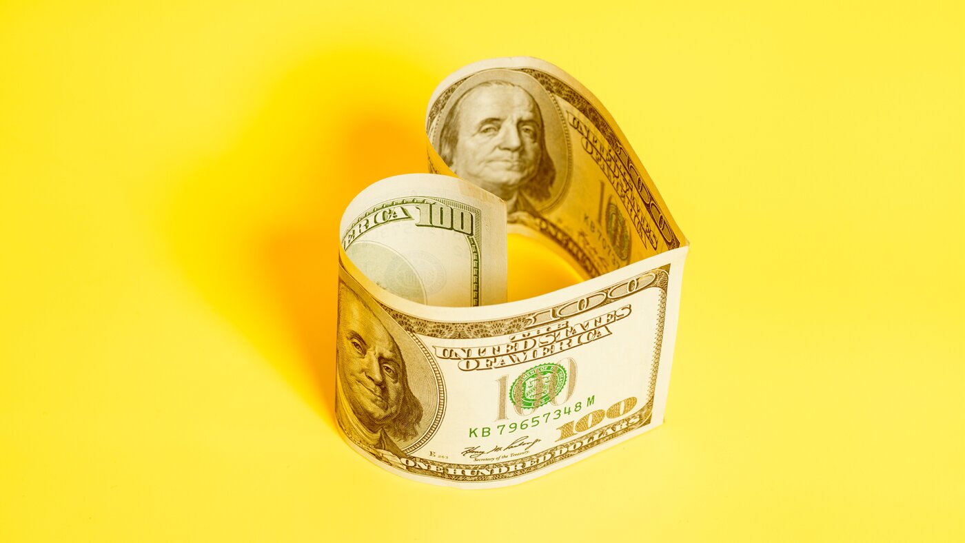 Comment avoir des conversations brutalement honnêtes sur l'argent avec votre partenaire : NPR