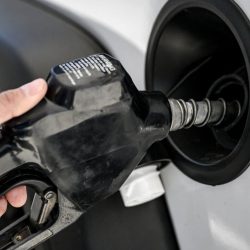 L&rsquo;essence dépasse les 4 dollars le gallon aux États-Unis pour la première fois en 3 ans