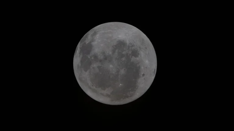 Seuil critique du voyage historique : la Lune a été vue pour la première fois sous cet angle