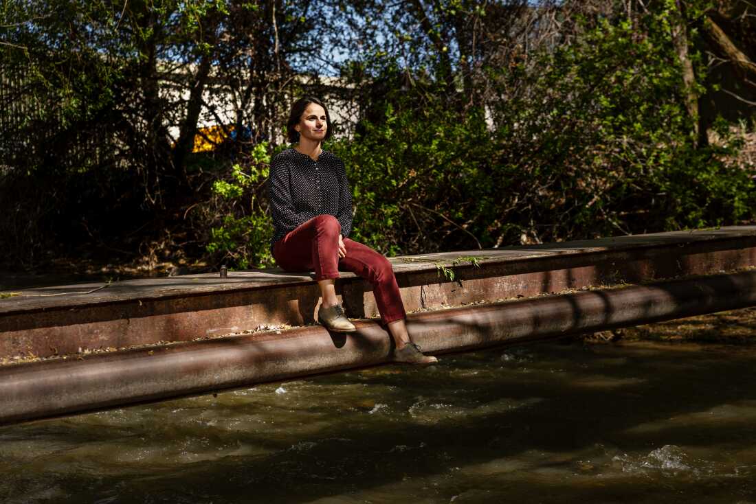 Avec autant de types différents de communautés dans la collaboration, Emily Quinton a déclaré qu'il était important de reconnaître et d'honorer les différentes raisons pour lesquelles les gens se joignent. « Certaines personnes seront motivées par la pollution qui peut être évitée grâce à une énergie propre », a-t-elle déclaré. 