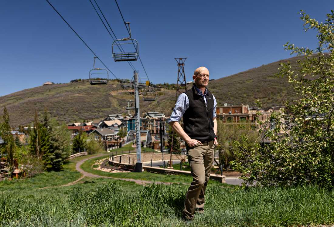 Luke Cartin, directeur des terres et de la durabilité de Park City, a déclaré que les efforts de collaboration de l'Utah ont été alimentés par la demande des résidents pour davantage d'options d'énergie propre. «Il y a cette émotion refoulée, ce désir et ce besoin», a-t-il déclaré. «Cela peut avoir un sens économique très fort, et cela peut également résoudre de nombreuses autres menaces existentielles plus importantes.»