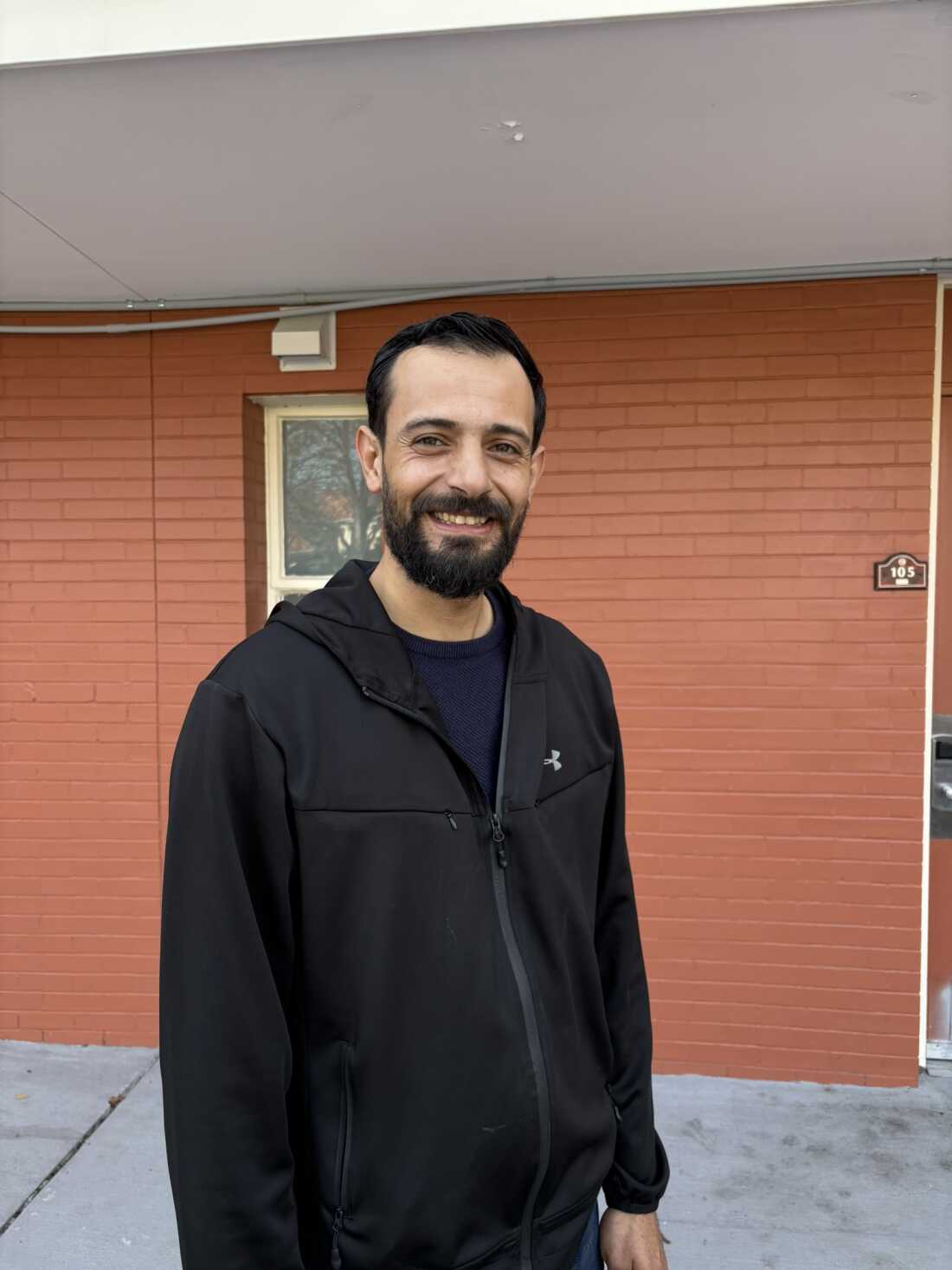 Salah Hussein, un Palestinien de Naplouse, est enthousiasmé par l'intérêt des investisseurs pour son entreprise qui utilise l'IA et des caméras pour détecter et prévenir les ravageurs des serres. Grâce au programme 50:50 Startups, il a fait équipe avec un autre Palestinien de Cisjordanie, une juive israélienne et un Palestinien chrétien citoyen israélien.