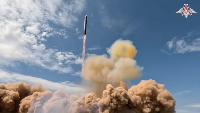 Lancement d’un « missile Doomsday » depuis la Russie : date donnée pour Satan II