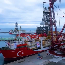 Le navire de forage en haute mer Yıldırım a quitté Filyos pour sa première mission