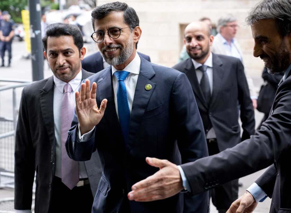 Le ministre de l'Énergie et de l'Industrie des Émirats arabes unis, Suhail al-Mazrouei, arrive pour une réunion de l'OPEP à Vienne, en Autriche, le 4 juin 2023. 