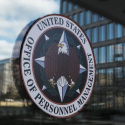 Pour arrêter les fuites, l’administration Trump veut que les employés fédéraux signent les NDA