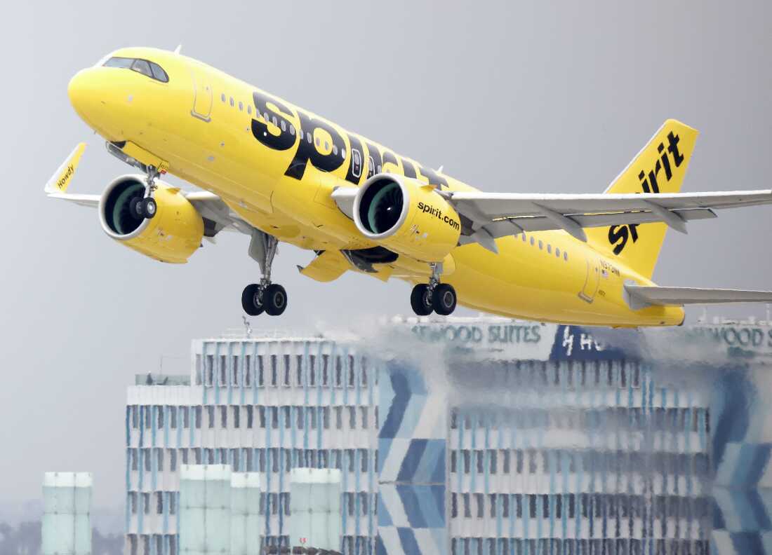 Spirit Airlines a annoncé qu'elle cesserait ses activités. Le transporteur à très bas prix est en difficulté depuis des années et a déposé son bilan à deux reprises depuis 2024. Spirit a demandé un plan de sauvetage à l'administration Trump.