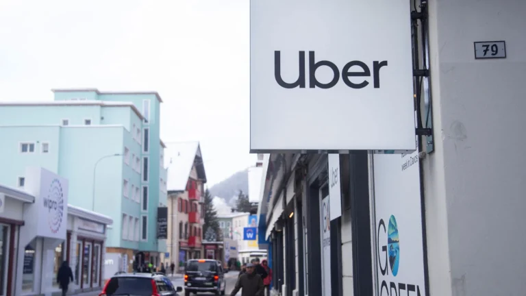 Uber envisage d&rsquo;augmenter son offre sur Delivery Hero
