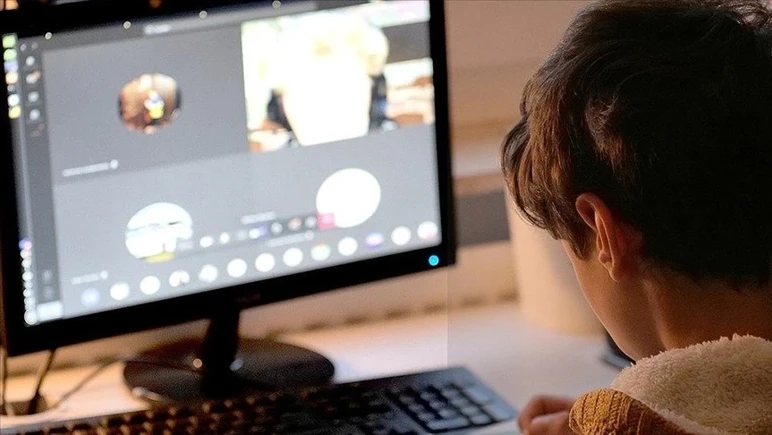 Le danger dans les médias sociaux, le nom du nouveau cauchemar est la cyberservitude - Photo : 2