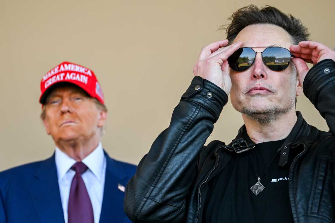 Ensuite, le président élu Donald Trump et Elon Musk regardent le lancement du sixième vol d'essai de la fusée SpaceX Starship le 19 novembre 2024 à Brownsville, au Texas.