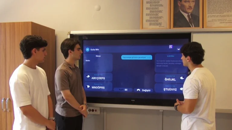 L&rsquo;application développée par 3 lycéens pour les patients SLA a remporté 2 prix aux USA