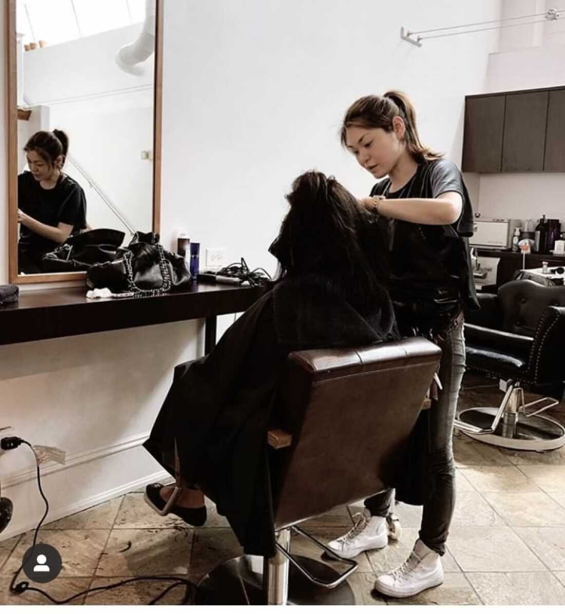 Sayuri Tsuchitani a passé deux décennies comme coiffeuse avant qu'un prêt SBA ne lui ouvre la porte pour lancer sa propre entreprise.