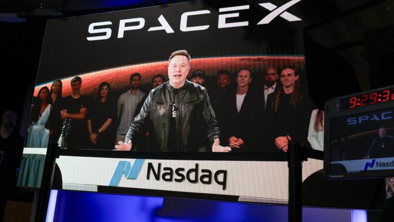 SpaceX devient public et vaut désormais des milliards. Que se passe-t-il maintenant ? : Considérez ceci de NPR : NPR