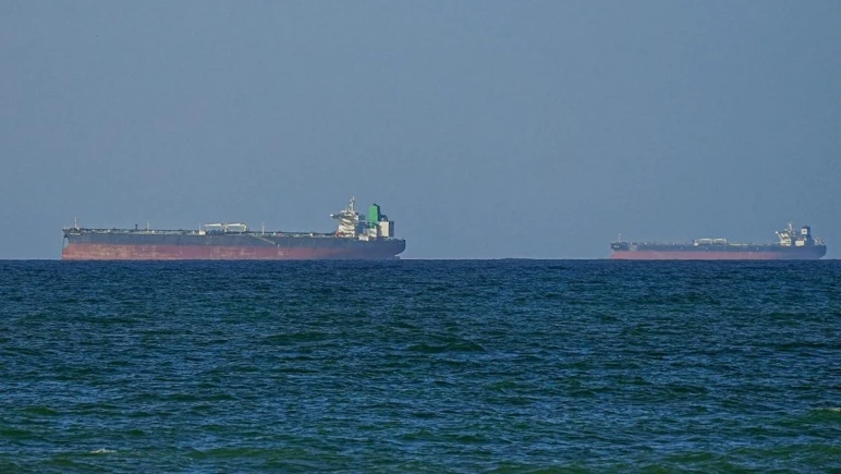 Lourd tribut de la guerre pétrolière, l'incendie d'Ormuz brûle les marchés - Photo : 2