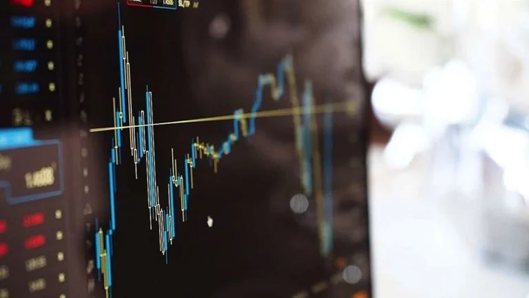 Au cours du premier semestre, 21 des 23 secteurs ont apporté des bénéfices à leurs investisseurs en bourse.