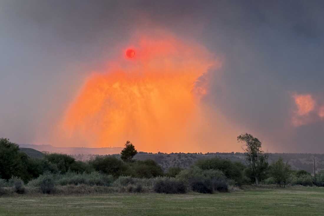 La fumée du deuxième incendie plat menace Burns, Oregon.