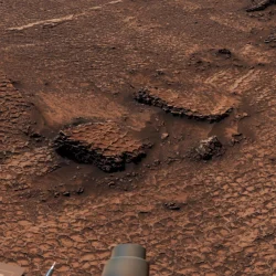 Découverte surprenante sur Mars : découverte d&rsquo;un vaste champ en « nid d&rsquo;abeilles »