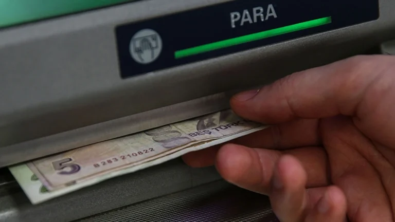 Attention à ceux qui retireront de l&rsquo;argent aux distributeurs automatiques ! Il n&rsquo;y aura plus ces billets