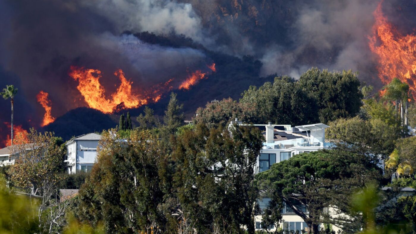 La Californie adopte les règles les plus strictes des États-Unis en matière d'aménagement paysager des incendies de forêt