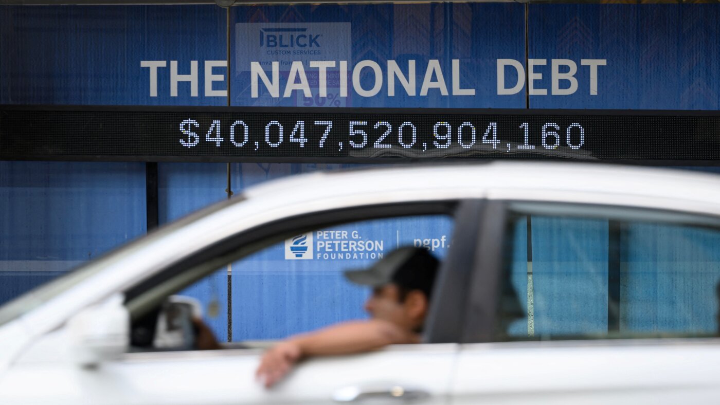 La dette nationale américaine s’élève à 40 000 milliards de dollars. Les Américains en paient-ils le prix ? : Considérez ceci de NPR : NPR