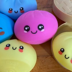 Le secret du succès du jouet viral squishy dumpling réside dans une chaîne d&rsquo;approvisionnement agile : Planet Money : NPR