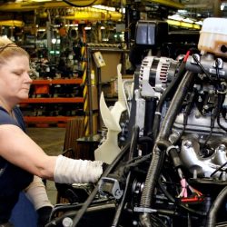 Les données montrent que les femmes quittent le marché du travail. Qu’est-ce que cela dit sur l’économie ? : Considérez ceci de NPR : NPR