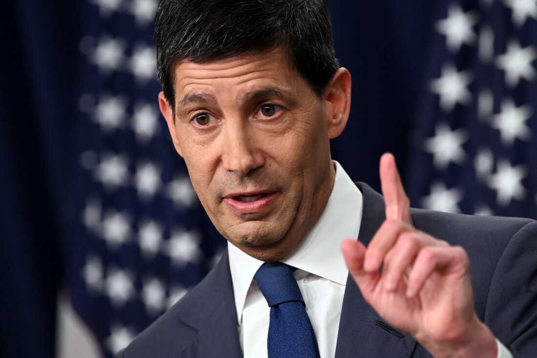Kevin Warsh doit prendre la parole vendredi lors d'un rassemblement d'économistes et de banquiers centraux à Jackson Hole, Wyo. Warsh a promis de freiner une inflation tenace, mais a offert peu de détails.