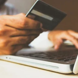 Les paiements par carte ont approché les 3 000 milliards de lires en juillet