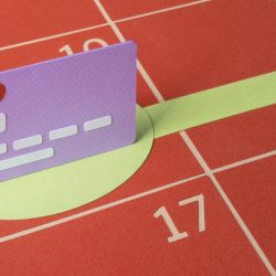 Un guide étape par étape pour économiser de l’argent tout en remboursant vos dettes de carte de crédit : NPR