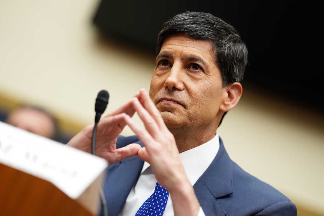 WASHINGTON, DC - 14 JUILLET : le président de la Réserve fédérale, Kevin Warsh, témoigne devant le comité des services financiers de la Chambre des représentants à Capitol Hill le 14 juillet 2026 à Washington, DC. Warsh, choisi par le président Trump pour diriger la Réserve fédérale, a présenté le rapport semestriel sur la politique monétaire au comité. (Photo par Eric Lee/Getty Images)