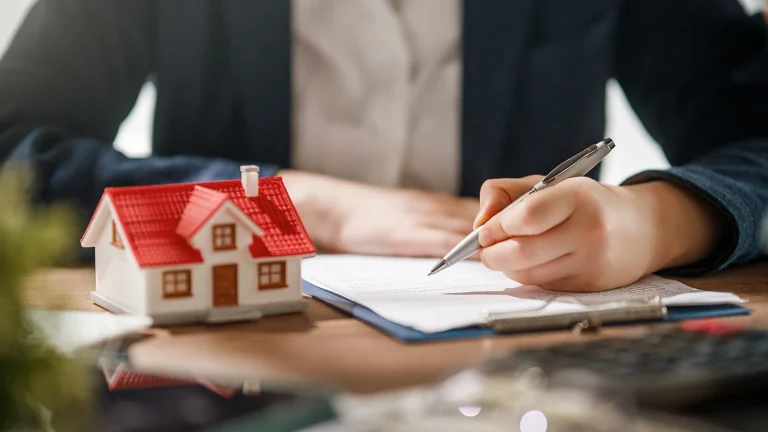 Une nouvelle ère dans les annonces immobilières et de véhicules ! Le ministère l&rsquo;a arrêté et lui a imposé des amendes