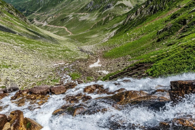 Le risque de catastrophe augmente, le changement climatique affecte les montagnes - Photo : 2