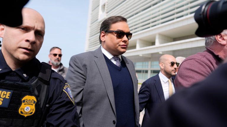 Kalshi bannit à vie l&rsquo;ancien membre du Congrès George Santos après les échanges sur l&rsquo;état de l&rsquo;Union