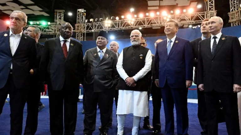 Le dollar est-il hors d’action ? Les BRICS mettent en place un nouveau système de paiement