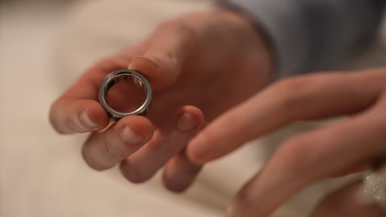 Le fabricant d&rsquo;anneaux intelligents Oura retarde son introduction en bourse en raison de l&rsquo;incertitude du marché