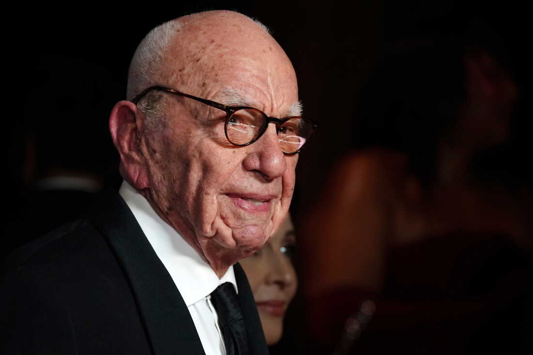 Fox Corp. doit remettre des centaines de documents qui pourraient faire la lumière sur la manière dont son fondateur Rupert Murdoch a géré des scandales majeurs.