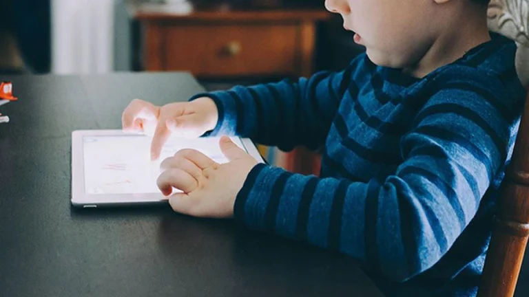 Les alarmes sur écran paralysent les cours et la vie sociale des enfants !