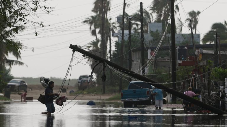 Les restes de l&rsquo;ouragan Polo apportent davantage de pluie dans le sud-ouest des États-Unis frappé par les inondations
