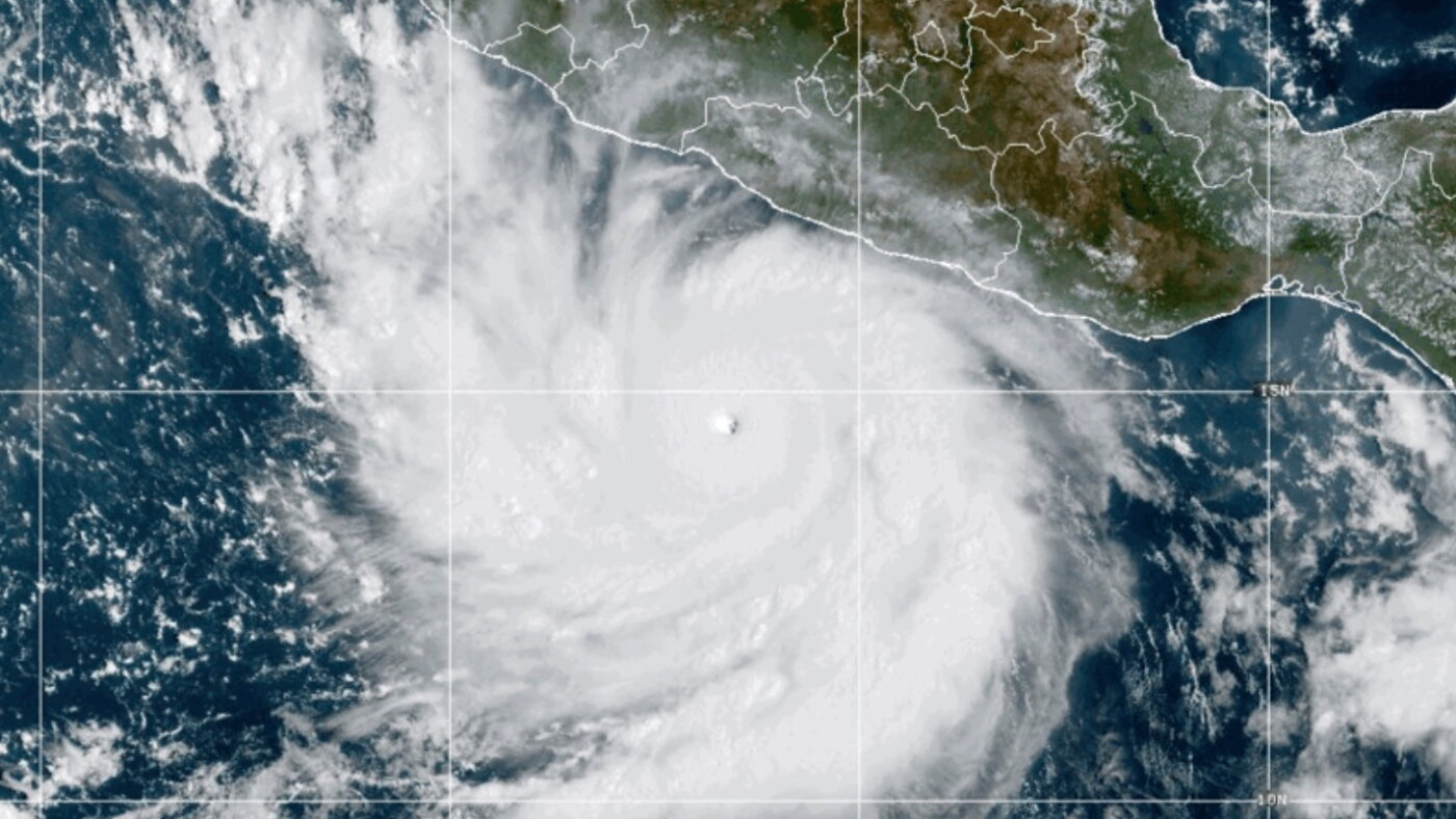 L'ouragan Polo alimente les craintes de glissements de terrain au Mexique alors que Nolo se rapproche d'Hawaï