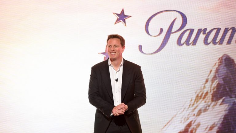 Paramount fait des concessions pour sauver l&rsquo;accord Warner Bros. Discovery de 111 milliards de dollars