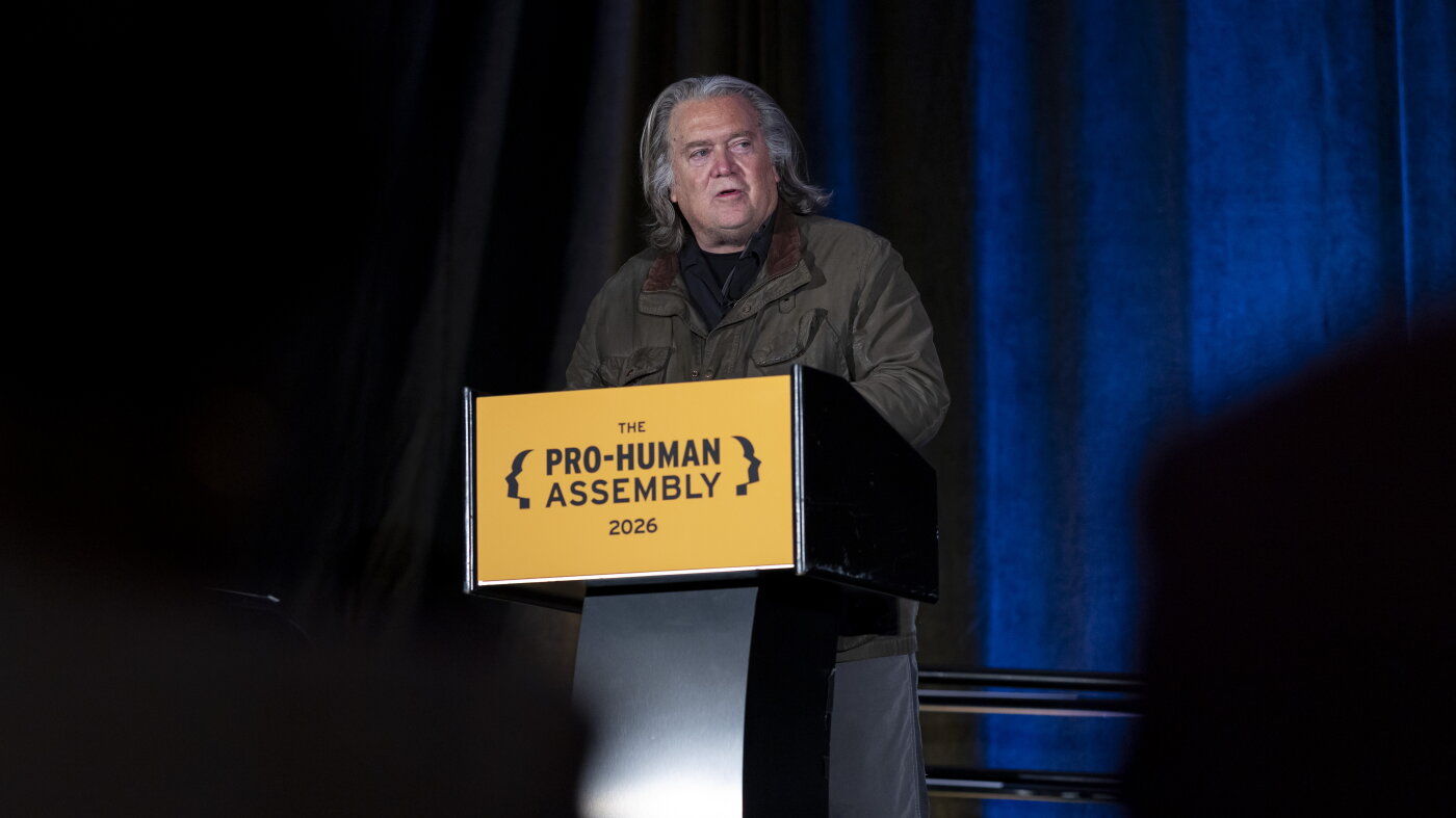 Pourquoi Steve Bannon s'est rangé du côté de Sanders et non de Trump sur l'IA