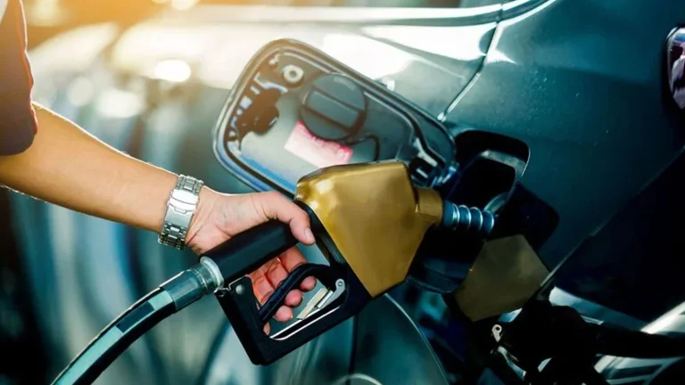 Un litre d&rsquo;essence dépassait les 80 TL !